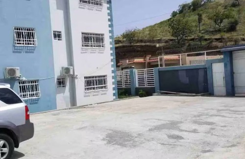 Bani Apartamento | 3-bedroom apartment in charming Baní with AC