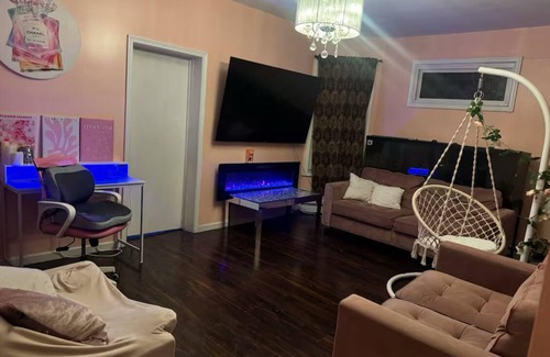 Newark Apartamento | 3-bedroom apartment in delightful Newark with AC