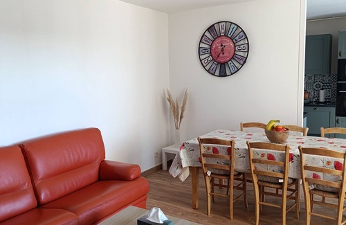 Sedan Apartamento | 3-bedroom apartment in Sedan, 5 minutes from Europe's largest fortified castle.