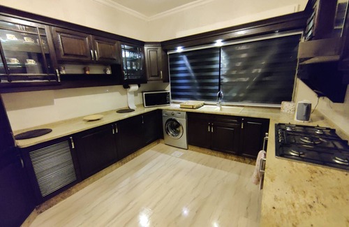 Amman Apartamento | 3 Bedroom Apartment Of 200 Square M With Terrace