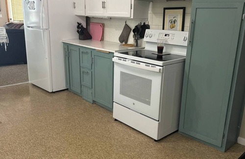 St Ignace Apartamento | 3-bedroom apartment walking distance to Mackinac Island Ferry and downtown, WiFi