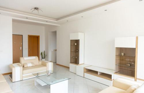 Praia Apartamento | 3 bedroom apt, Exterior POOL , Cidadela - LCGR