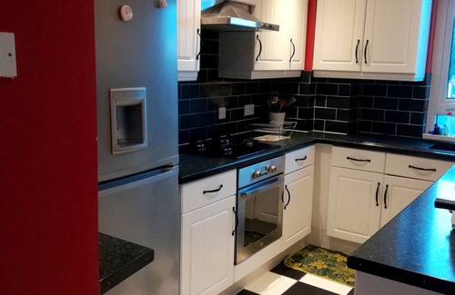 Renfrew Apartamento | Apto de 3 habitaciones. Virgin internet 100 Mbps, Virgin Tv, Netflix y estacionamiento gratuito