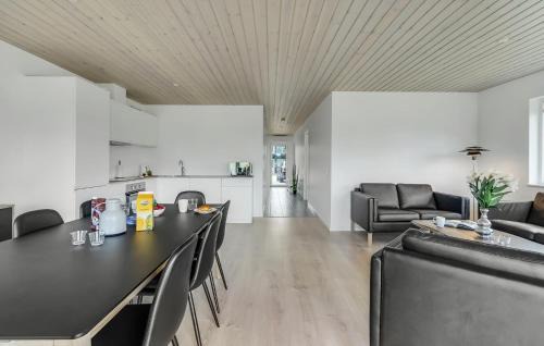 Store Kongsmark Apartamento | 3 Bedroom Awesome Apartment In Slagelse