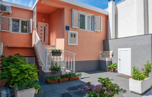 Veliko Brdo Apartamento | 3 Bedroom Awesome Apartment In Makarska