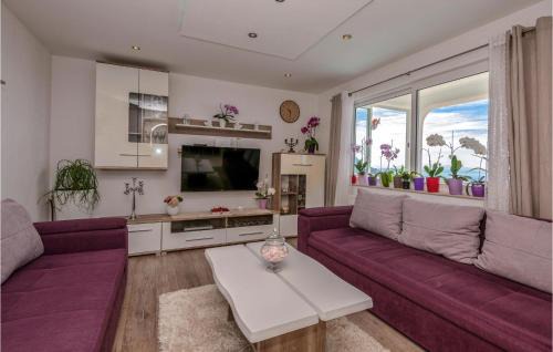 Veliko Brdo Apartamento | 3 Bedroom Awesome Apartment In Makarska