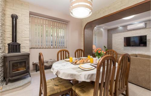 Bezjaki Apartamento | 3 Bedroom Awesome Apartment In Rijeka