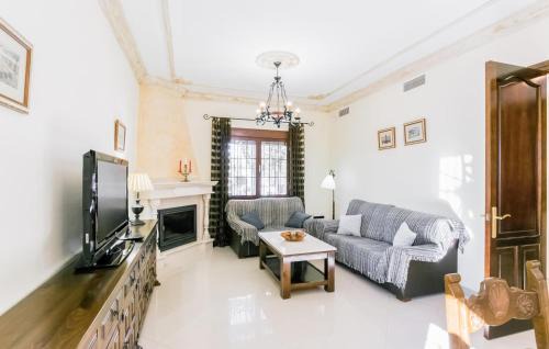 Casariche Casa | 3 Bedroom Awesome Home In Casariche