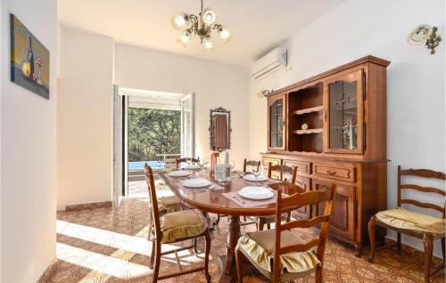 Srinjine Casa | 3 Bedroom Awesome Home In Srinjine