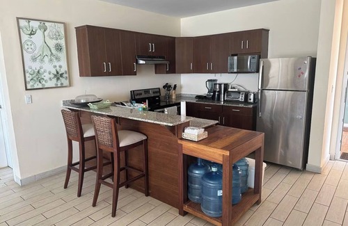 El Triunfo de La Cruz Apartamento | 3 Bedroom Beach Front Apartment at Playa Escondida Beach Club