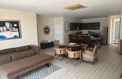 El Triunfo de La Cruz Apartamento | 3 Bedroom Beach Front Apartment at Playa Escondida Beach Club