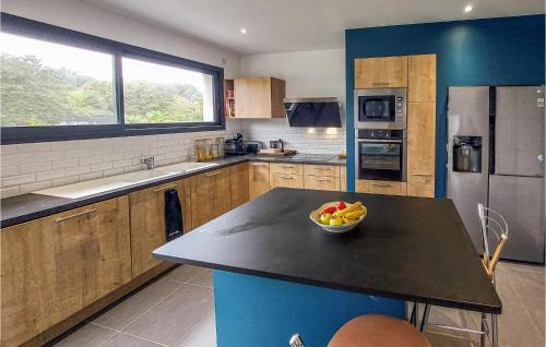 Vertou Casa | 3 Bedroom Beautiful Home In Vertou