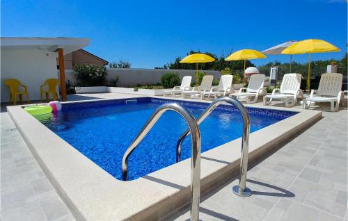 Muntic Casa | 3 Bedroom Beautiful Home In Muntic
