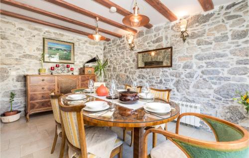 Veli Brgud Casa | 3 Bedroom Beautiful Home In Ruzici