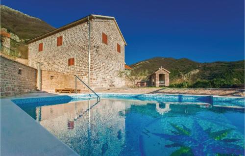 Tomicici Casa | 3 Bedroom Beautiful Home In Tivat
