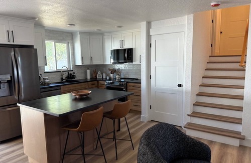 Hermiston Casa | 3-bedroom, Beautifully Remodeled, Large Fenced Yard