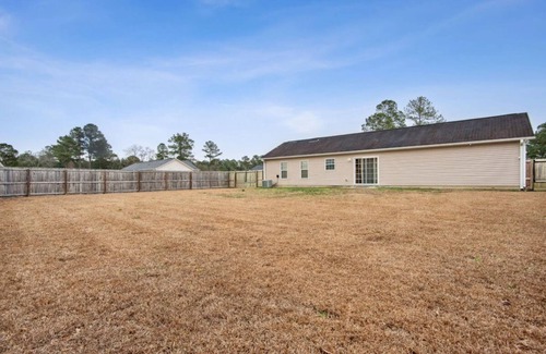 Richlands Casa | 3-bedroom beauty/a few minutes from the Jacksonville airport is waiting for you!