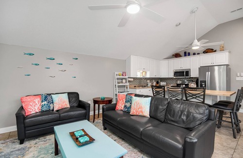 Pawleys Island Casa | 3-bedroom bungalow in peaceful Pawleys Island just minutes from the beach