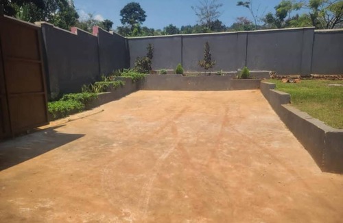 Kampala Casa | 3-bedroom bungalow in fantastic Kampala with WiFi, AC