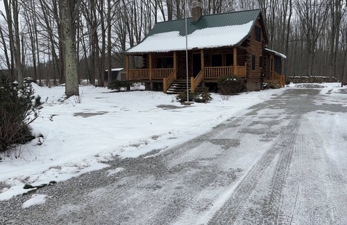 Shore Cabina | 3-bedroom cabin in country setting with AC, WiFi, 15-20 min. to local wineries.