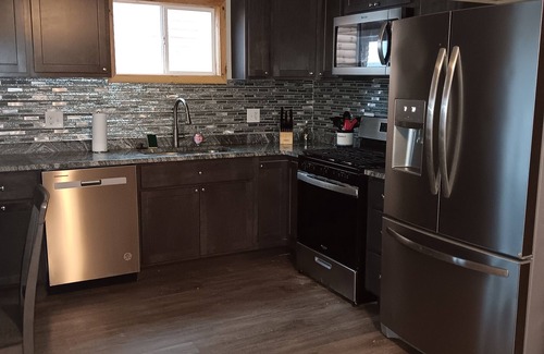 Ashtabula Cabina | 3-bedroom cabin on Lake Erie, second floor balcony and great views of Lale Erie.