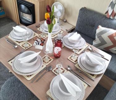 Rhyl Casa | 3 Bedroom Caravan, Edi Rita, Robin Hood, Pet Friendly