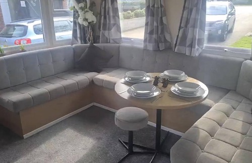 Louth Chalet De Esquí | 3 Bedroom Caravan Near Mablethorpe