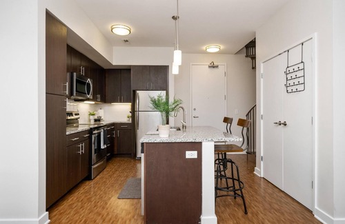 University District Apartamento | 3 Bedroom Centrally Located
