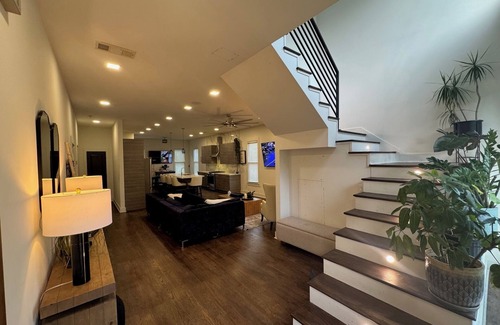 Atlanta Casa | 3-bedroom charming house in west midtown Atlanta with fitness room