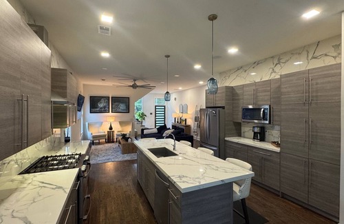 Atlanta Casa | 3-bedroom charming house in west midtown Atlanta with fitness room