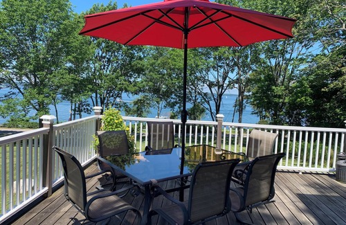Long Island Casa | 3-bedroom coastal home on Long Island, Maine with water view.