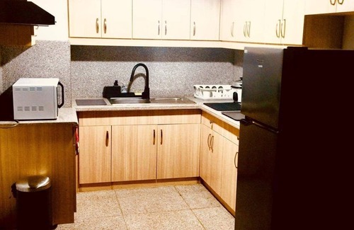 Bacoor City Condominio | 3-bedroom condo in beautiful Las Piñas /Bacoor area complete with amenities.