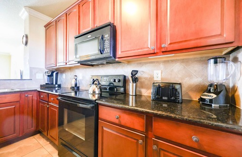 Wellington Condominio | 3-bedroom condo in beautiful Davenport, close to Disney / 2 pools, fitness room