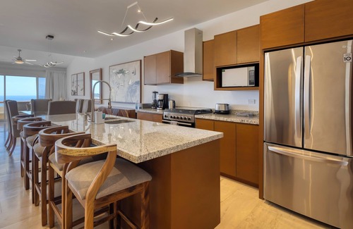 El Tezal Condominio | 3-bedroom condo in charming Cabo San Lucas with AC, WiFi, fitness room