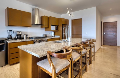 El Tezal Condominio | 3-bedroom condo in charming Cabo San Lucas with AC, WiFi, fitness room