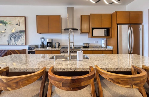 El Tezal Condominio | 3-bedroom condo in charming Cabo San Lucas with AC, WiFi, fitness room