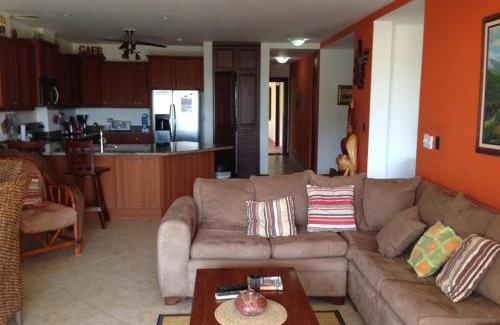 Barrio Los Faroles Apartamento | 3 Bedroom Condo with Ocean View - Tres Regalos 201N
