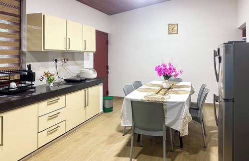 Panadura Apartamento | Charming 3-bedroom apartment with WiFi, AC in Panadura, The Hub Residences