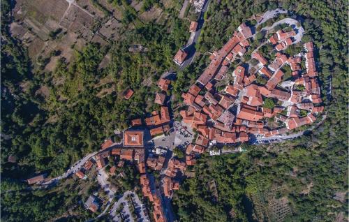 Martinski Apartamento | 3 Bedroom Cozy Apartment In Nedescina