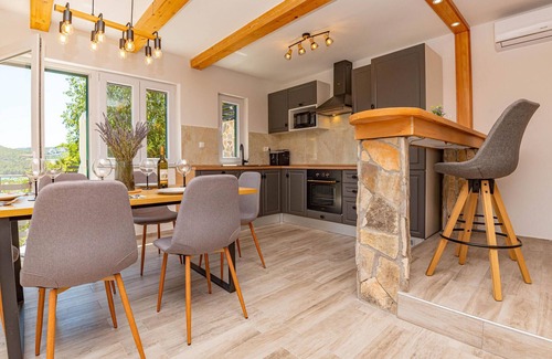 Skradin Casa | Casa acogedora en Skradin con cocina