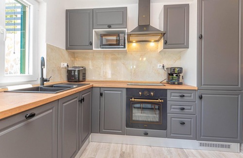Skradin Casa | Casa acogedora en Skradin con cocina
