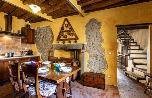 Pescia Casa | Hermosa casa en Sorana con cocina