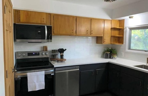 McKownville Casa | 3 Bedroom Cozy Ranch