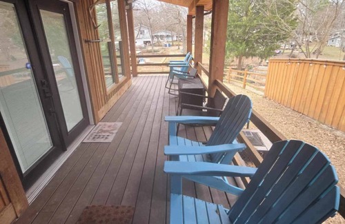 Gun Barrel City Casa | 3-bedroom cozy relaxing home in Gun Barrel City with lots of amenities!