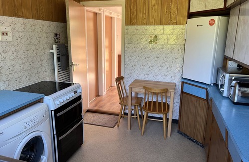 Dundonald Casa | 3-bedroom detached house in Belfast with large garden & parking