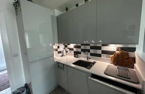 Newham Apartamento | 3 Bedroom Duplex Penthouse with Parking