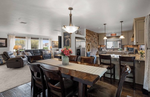 Somers Casa | 3 bedroom Exec Home at Best Western, Free Hot Breakfast, Pool near Flathead Lake