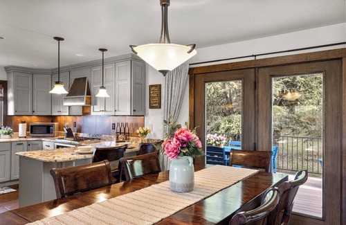 Somers Casa | 3 bedroom Exec Home at Best Western, Free Hot Breakfast, Pool near Flathead Lake