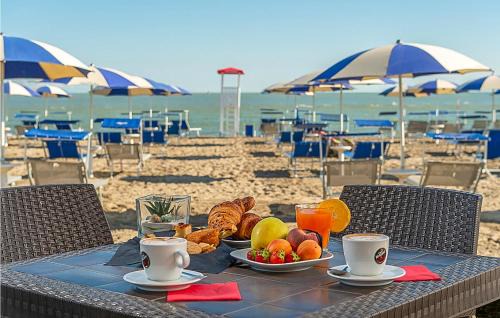 Rosolina Apartamento | 3 Bedroom Gorgeous Home In Albarella Ro
