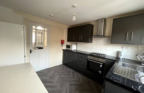 Broad Green Casa | 3 Bedroom Holiday Home with good transport